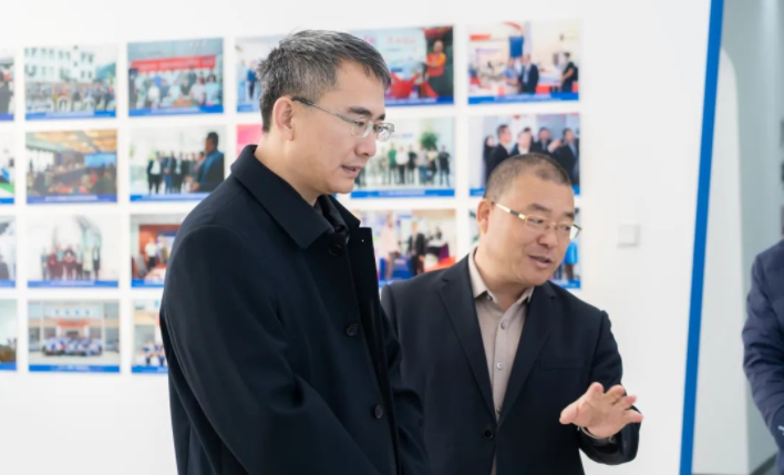 通辽市崂山区委常委、区纪委书记、监委主任刘文建一行到访博天堂集团调研领导