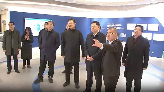 通辽市委副书记、市长赵豪志调研青源峰达太赫兹关键技术研发和科技成就转化工作